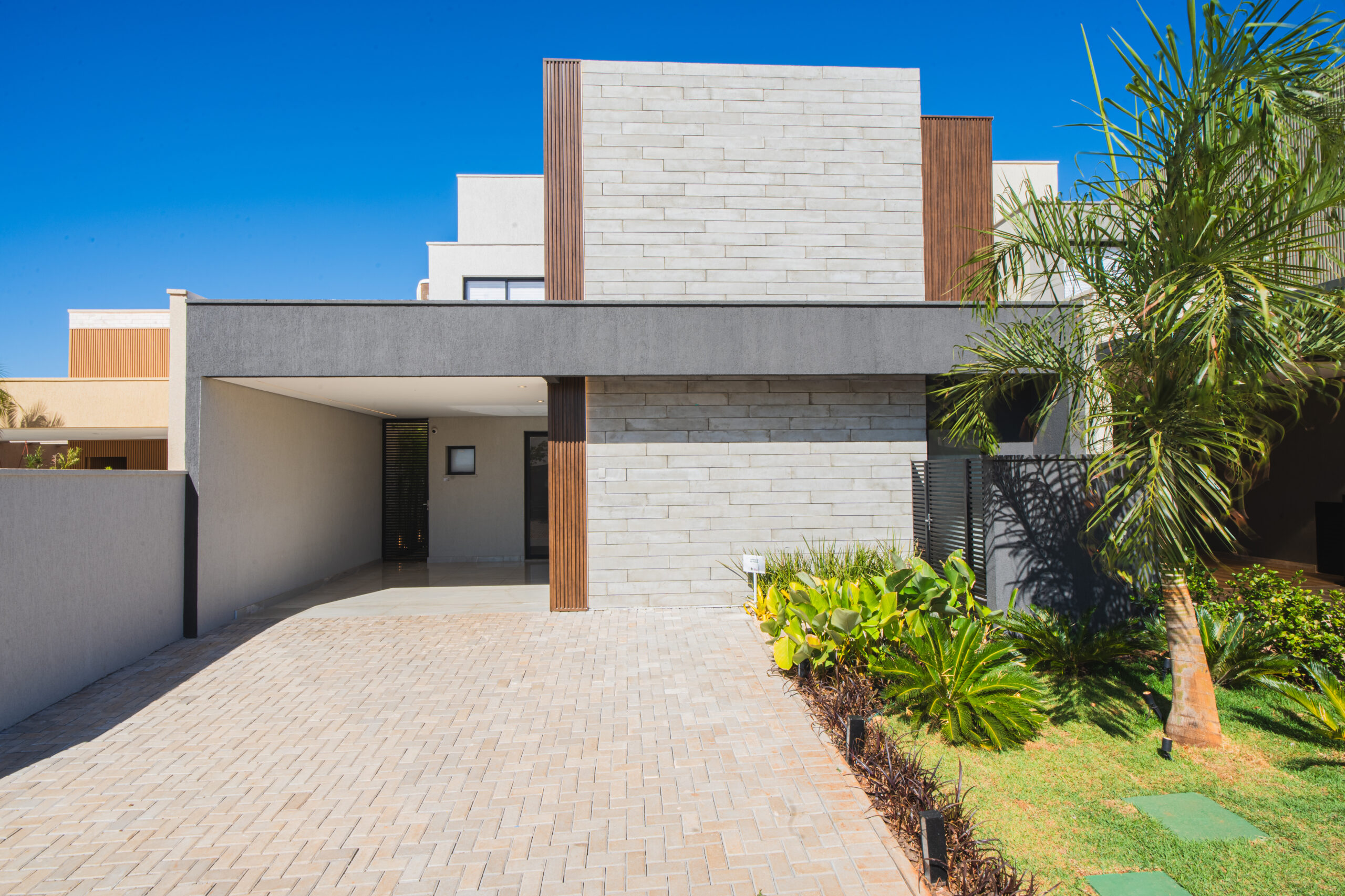 Casas Jardins 19 LL703899-HDR